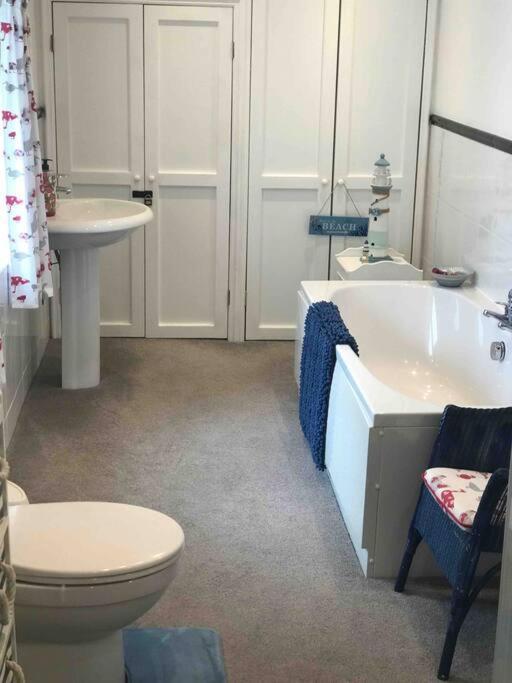 Lilly'S Cottage, Filey, Sleeps 8 Bagian luar foto